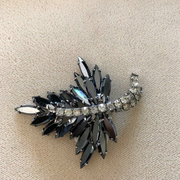 Brooch - Picture 4 of 5